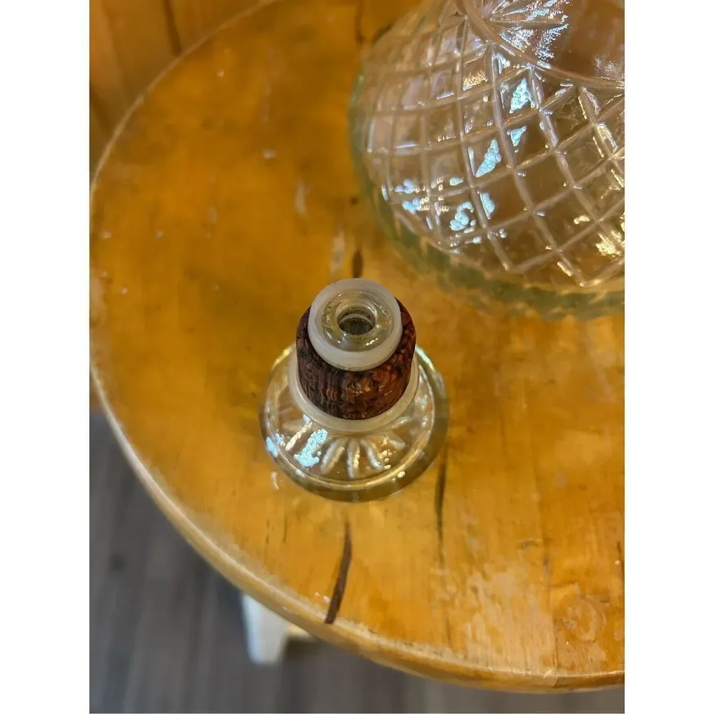 Vintage 1980 Mogan David Wine Co. Limited Ed. Collection Clear Decanter (5057)
